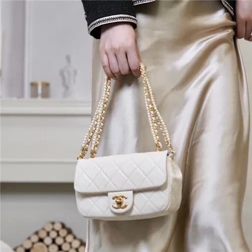 [유니크한]Chanel 2021 Women's Pearl Chain Cross Ba… - 1