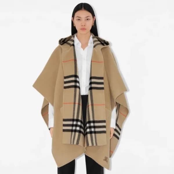 버버리 여성 리버시블 체크 케이프 - Burberry Womens Reversible Ch… - 1