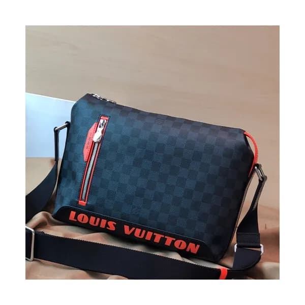 Louis Vuitton Messenger Shoulder Bag,37cm - 루이비통 남… - 1