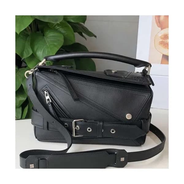 Loewe 2019 Puzzle Medium Shoulder Bag, 29CM - 로에베 … - 1