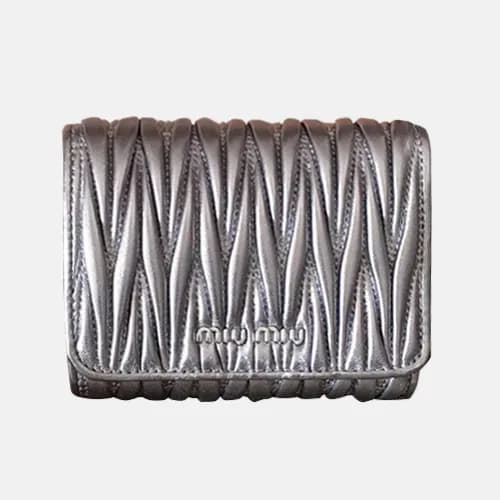 MiuMiu 2019 Matelasse Leather Wallet 5MH016 - 201… - 1