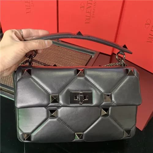 [매장판]Valentino 2021 Large Garavani Roman Stud Shlo… - 1