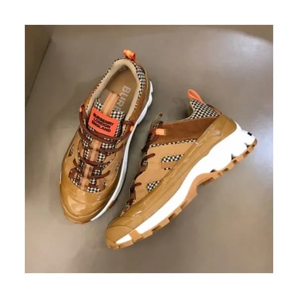 버버리 남성 캐쥬얼 스니커즈 Size(240 - 270) 카멜 - Burberry Me… - 1