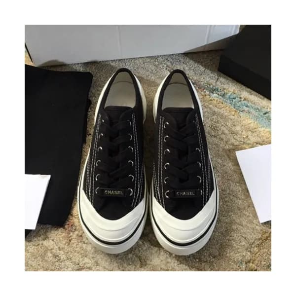 Chanel 2019 Ladies Canvas Sneakers - 샤넬 2019 여성용 캔… - 1