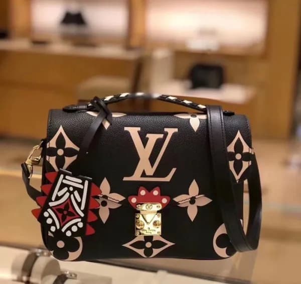 루이비통 여성 블랙 포쉐트백 - Louis vuitton Womens Black Poche… - 1