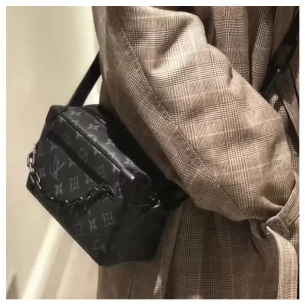 루이비통 남성 블랙 소프트 탱크 - Louis vuitton Mens Black Soft … - 1