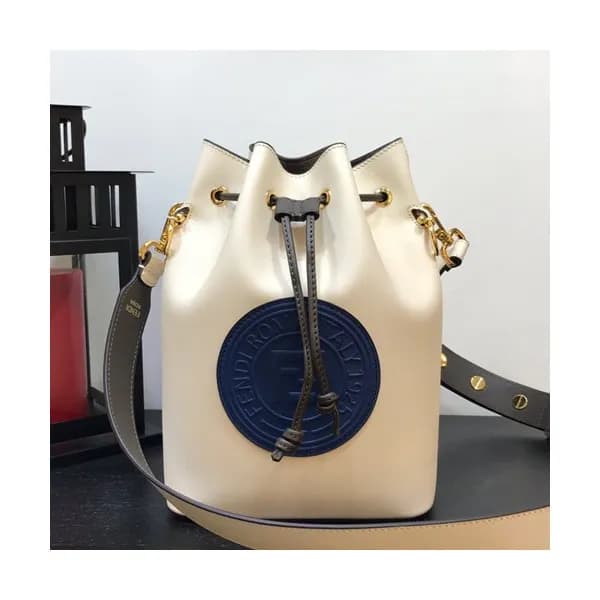 Fendi 2019 Mon Tresor Bucket Shoulder Bag ,24CM - … - 1