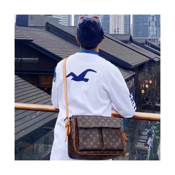 Louis Vuitton 2020 Shoulder Bag,34cm - 루이비통 2020 여… - 1