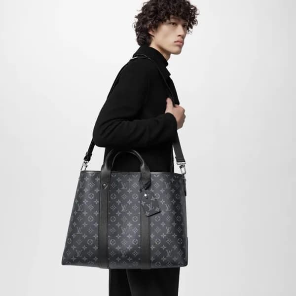 루이비통 남성 블랙 모노그램 크로스백 - Louis Vuitton Mens Black Cr… - 1