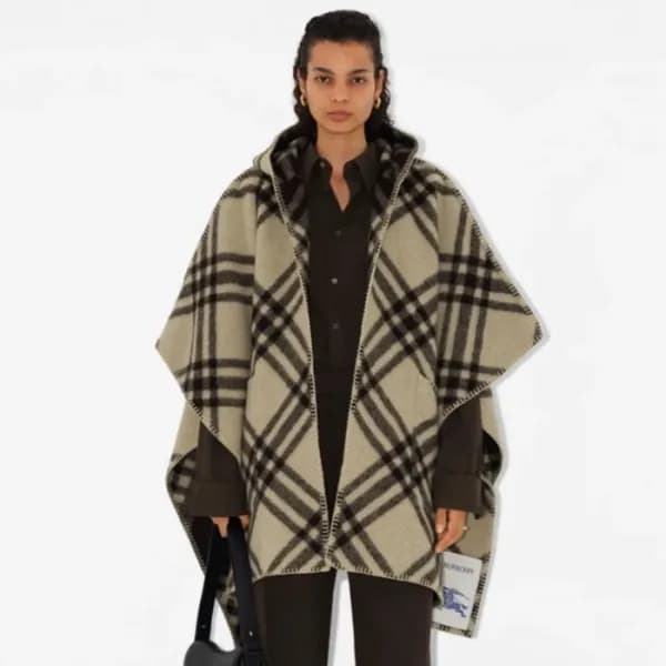 버버리 여성 리버시블 체크 케이프 - Burberry Womens Reversible Ch… - 1