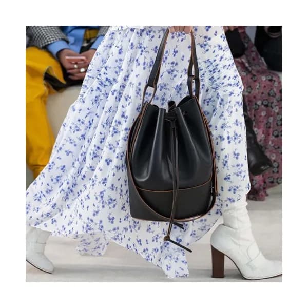 Loewe 2020 Balloon Large Bucket Shoulder Bag,31cm … - 1