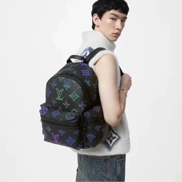 루이비통 남성 블랙 백팩 - Louis vuitton Mens Black Back Pack… - 1