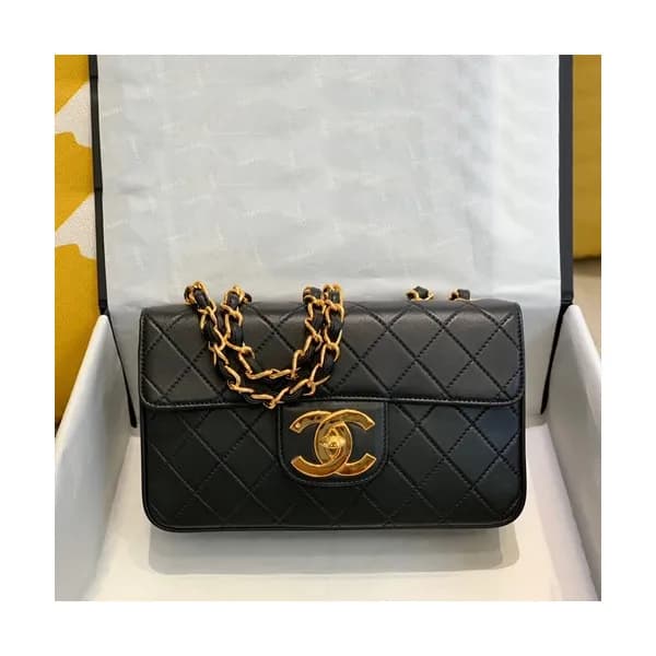 Chanel 2019 Leather Chain Shoulder Cross Bag,26CM … - 1
