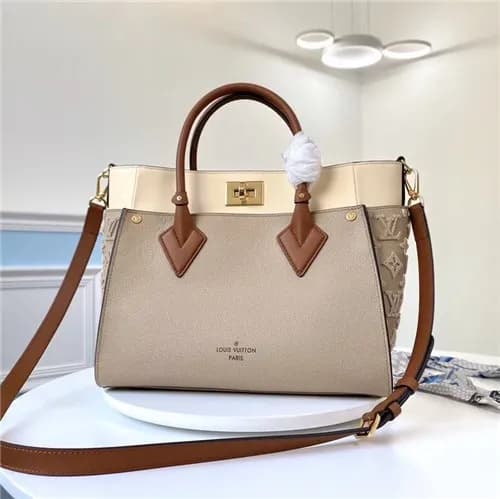 [럭셔리한]Louis Vuitton 2021 Women's Leather Tote … - 1