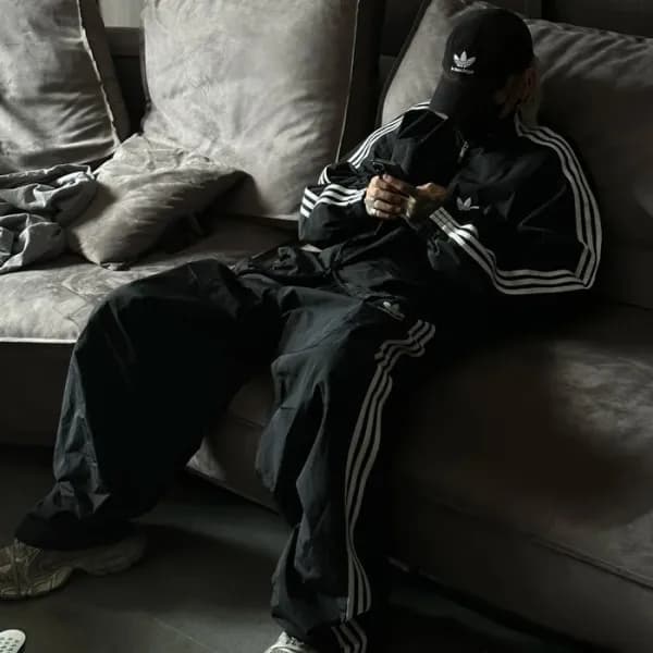 발렌시아가 남성 블랙 트레이닝복 - Balenciaga Mens Black Training… - 1