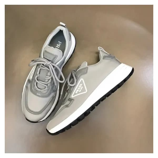 프라다 남성 그레이 스니커즈 - Prada Mens Gray Sneakers - pr356… - 1