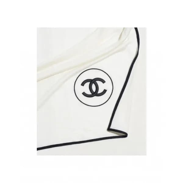 샤넬 여성 화이트 머플러 - Chanel Womens White Muffler - ch56… - 1