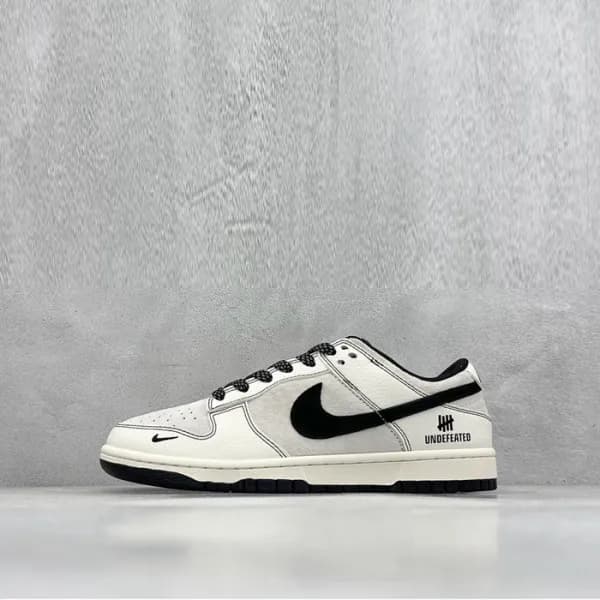 나이키 x 언디피티드 남/녀 스니커즈 - Nike SB Dunk Low x Undefeat… - 1