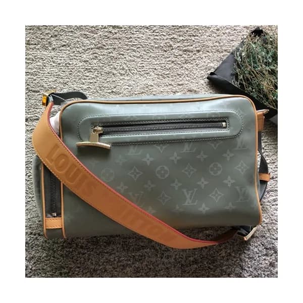 Louis Vuitton 2018 Monogram Messenger Camera Shoul… - 1