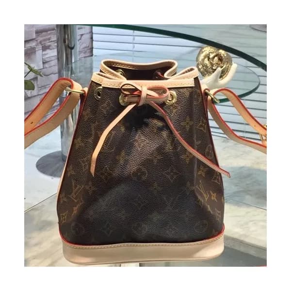 Louis Vuitton Noe Monogram Shoulder Bag,24cm - 루이비… - 1