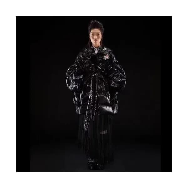 Moncler 2019 Womens Patch Logo Modern Duck Down Sh… - 1
