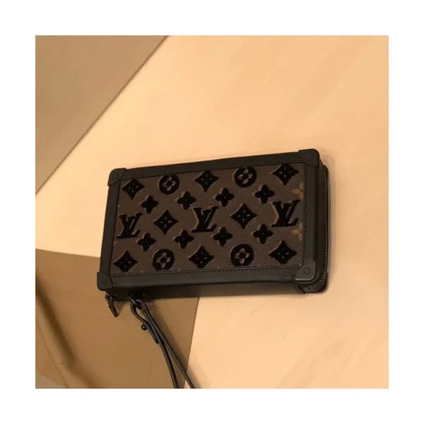Louis Vuitton 2020 Soft Trunk Clutch Bag,22cm - 루이… - 1