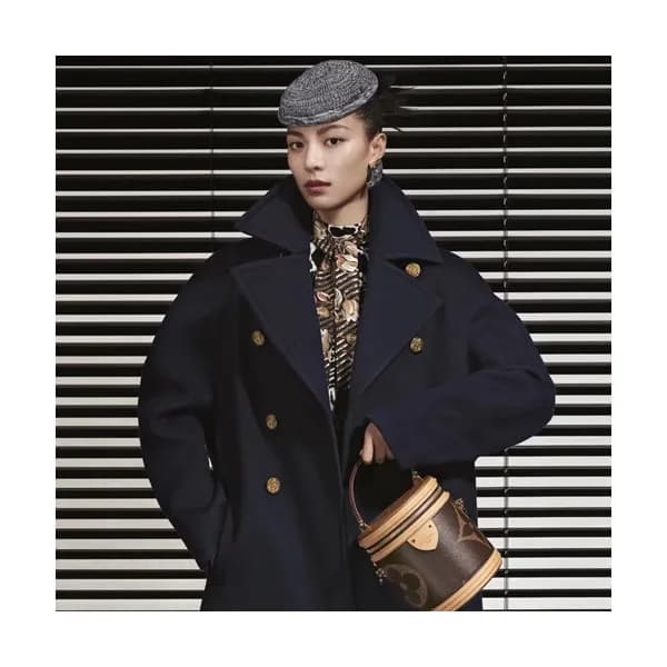 Louis Vuitton 2019 Vanity Bucket Tote Shoulder Bag… - 1