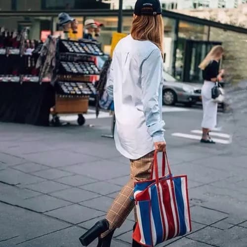 Balenciaga 2019 Bazar Leather Tote Shoulder Shoppe… - 1
