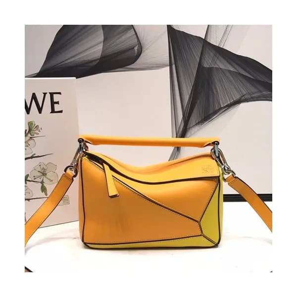 Loewe 2019 Puzzle Small Shoulder Bag, 24CM - 로에베 2… - 1