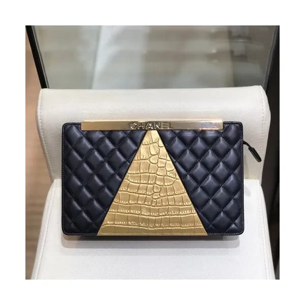 Chanel 2019 Leather Clutch Bag,26CM - 샤넬 2019 레더 클… - 1