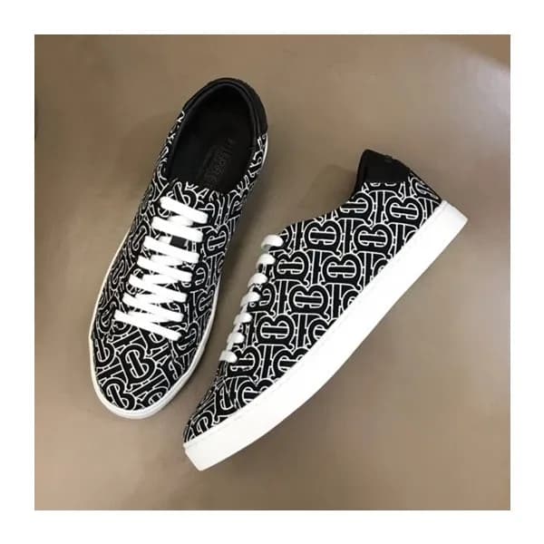 버버리 남성 빈티지 블랙 스니커즈 - Mens Black Sneakers - bur0430… - 1