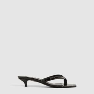 토템 여성 크로커 엠보스드 힐드 플립 플랍 - Toteme Womens Crocker Em…