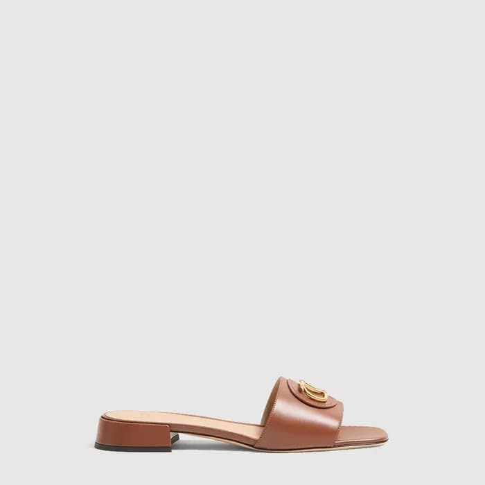 발렌티노 여성 브이로고 시그니처 카프스킨 슬라이드 샌들 - Valentino Womens … - 1