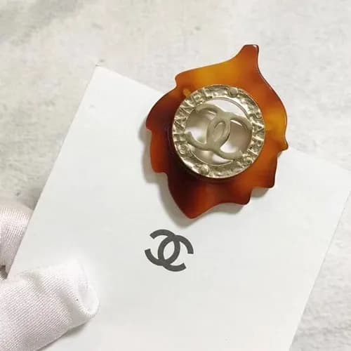 CHANEL Yellow Gold Brooch - 샤넬 여성용 18k도금 옐로우 골드… - 1