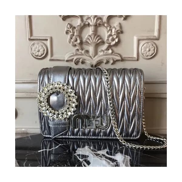MiuMiu 2019 Matelasse Shoulder Cross Bag,20cm - 미… - 1