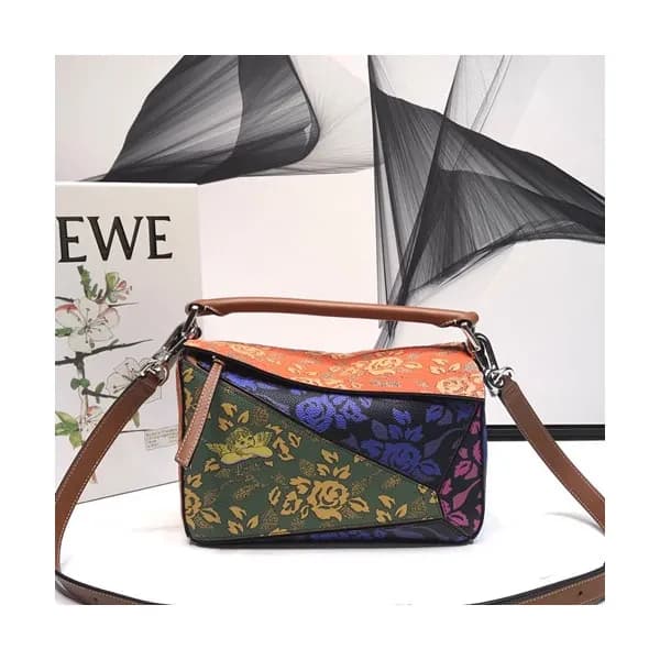 Loewe 2019 Puzzle Small Shoulder Bag, 24CM - 로에베 2… - 1