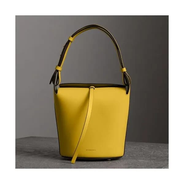 Burberry 2019 Small Leather Bucket Tote Bag, 29cm … - 1