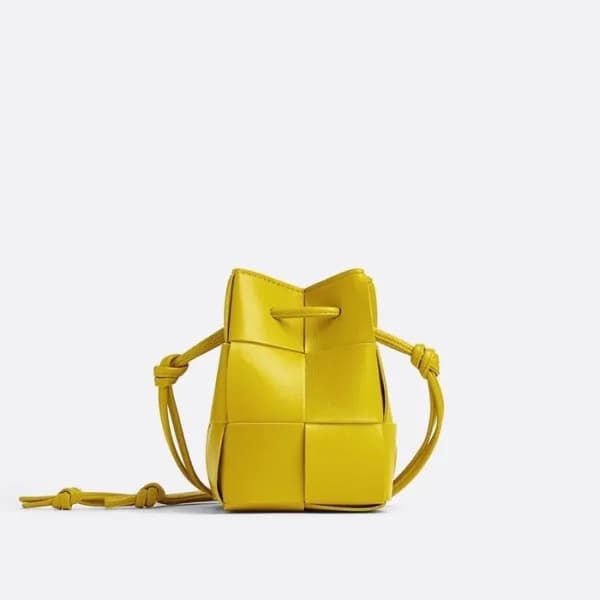보테가베네타 여성 미니 옐로우 버킷백 - Bottega Veneta Womens Yello… - 1