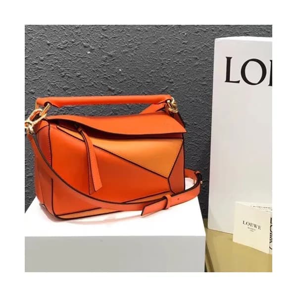 Loewe 2019 Puzzle Small Shoulder Bag, 24CM - 로에베 2… - 1