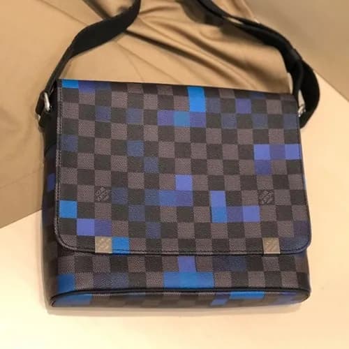 Louis Vuitton 2019 Messenger Shoulder Bag,25cm - 루… - 1