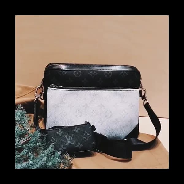 Louis Vuitton 2020 Messenger Shoulder Bag,25cm - 루… - 1