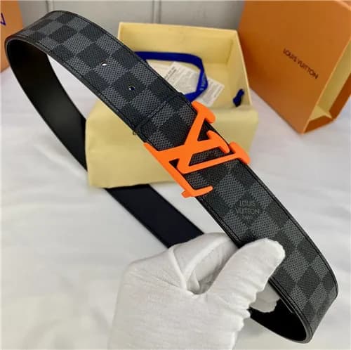 Louis Vuitton 2021 Men's Leather Belt,4.0cm,LO… - 1