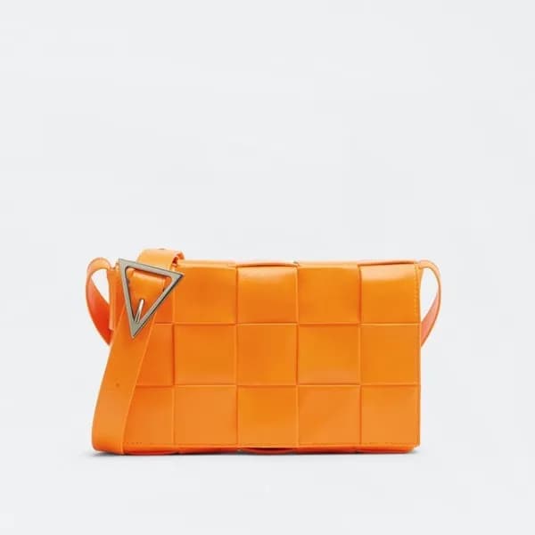 보테가 여성 오렌지 카세트백 - Womens Orange Cross Bag - bv0284… - 1