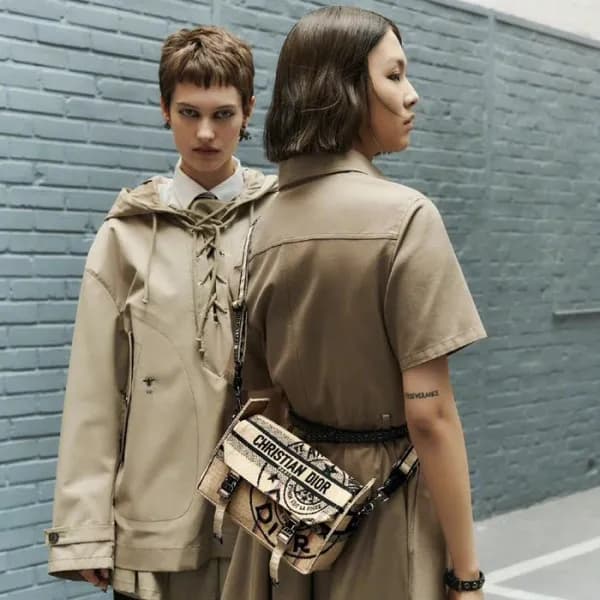 디올 남/녀 이니셜 베이지 캠프백 - Dior Unisex Camp Bag - di58x - 1