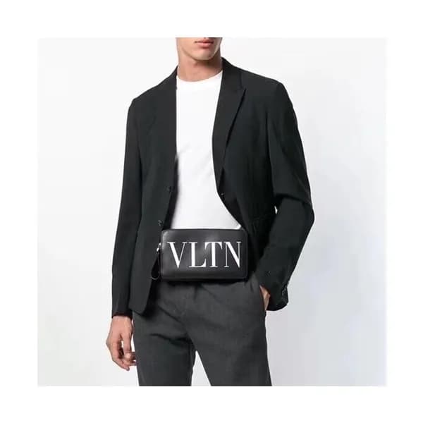 발렌티노 남성 블랙 힙색 - Valentino Mens Black Hip Sack - va… - 1