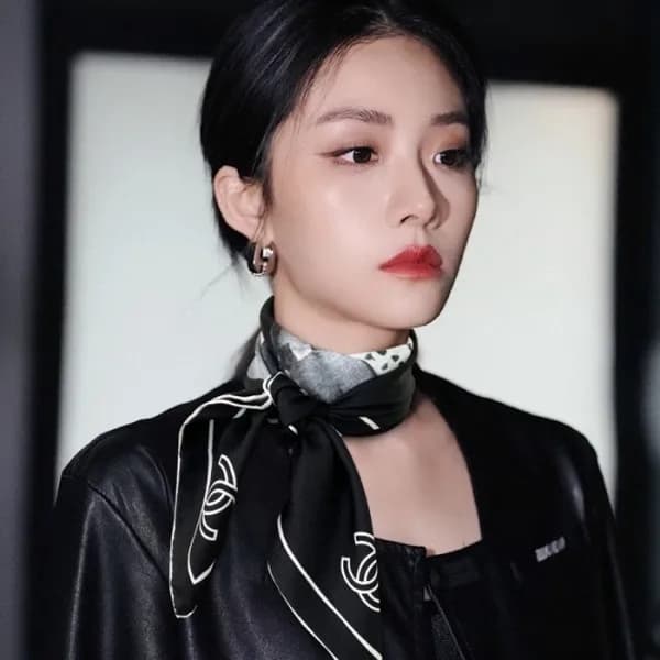 샤넬 여성 블랙 머플러 - Chanel Womens Black Muffler - acc13… - 1