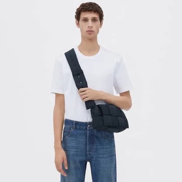 보테가베네타 남성 카세트 백 - Bottega veneta Mens Cassette Bag… - 1