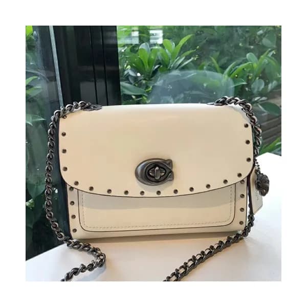 Coach Leather Chain Shoulder Bag,18cm - 코치 레더 체인 숄… - 1