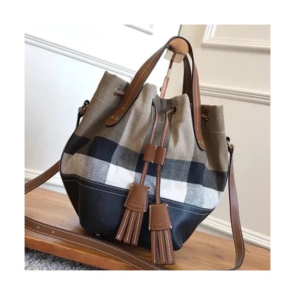 [데일리백]Burberry 2019 Canvas & Leather Bucket Tote S… - 1