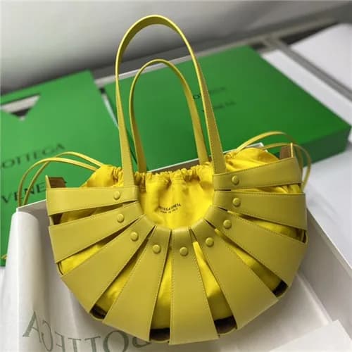 [보테가베네타]Bottega Veneta 2021 The Shell Tote Bag,40c… - 1